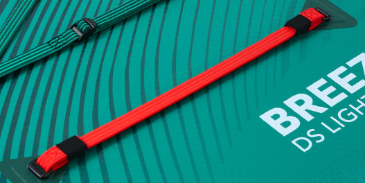 Технология-Запатентованная-система-крепления-багажа-Red-Strap_AQUAMARINA_Breeze