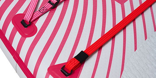 Технология-Запатентованная-система-крепления-багажа-Red-Strap_AQUAMARINA_CORAL-TOURING-Raspberry